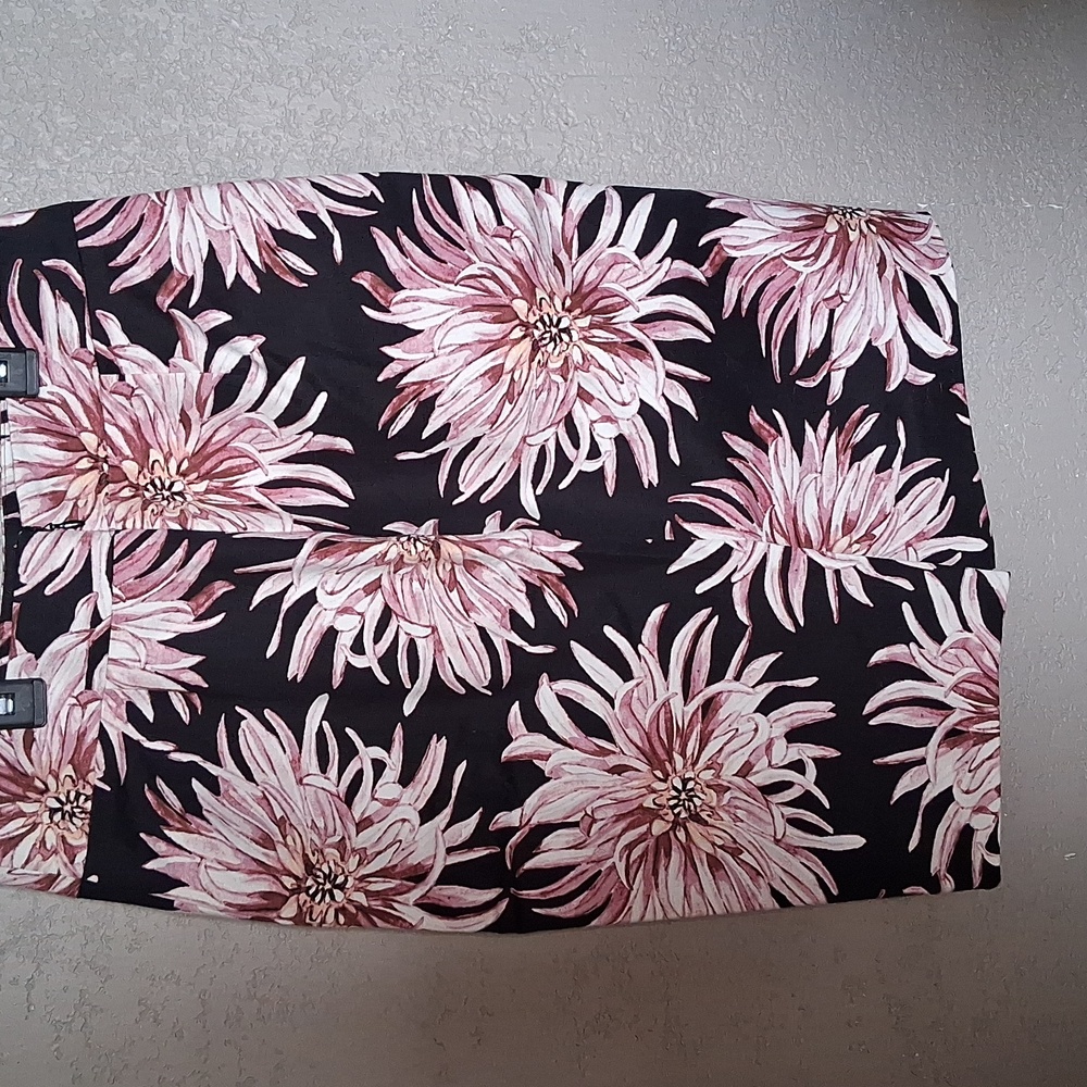 Ann Taylor Floral Pencil Skirt - Picture 2 of 5